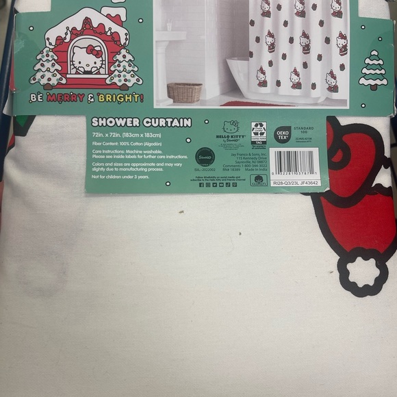 BN hello kitty Xmas shower curtain w/2 pack HK hand towels and soap dispenser - Picture 2 of 5